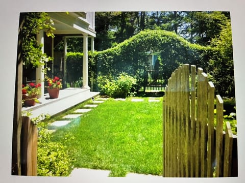 Welcome to the Garden Gate Apartment!