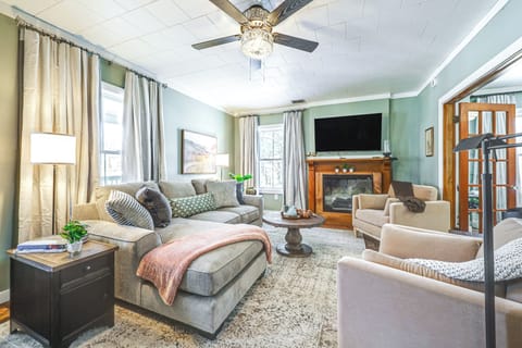 Houlton Vacation Rental | 6BR | 2BA | 2,372 Sq Ft | 5 Steps to Enter