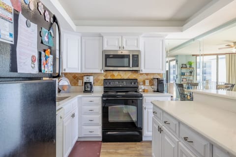 Kitchen with all appliances