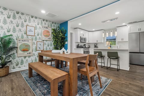 Dining bench 1/3 indoor areas for dining