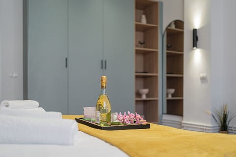 Comfort Apartment, 2 Bedrooms, Balcony | 2 bedrooms, blackout drapes, iron/ironing board, free WiFi