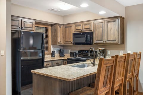 One Bedroom Unit Full Kitchen