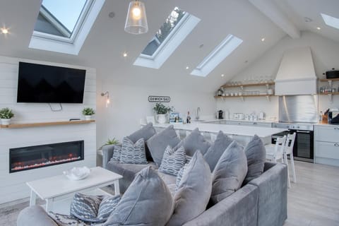 Ty Megan - 3 Bedroom Cottage - Bayview Oxwich (6377)