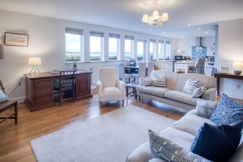 Ty Seren - 2 Bedroom Apt - Bayview Oxwich (6398)