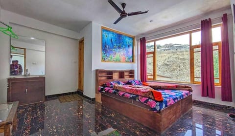 Deluxe Room | Desk, WiFi (free)