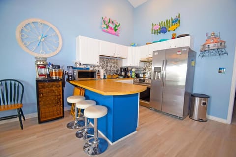 Condo, 3 Bedrooms | Private kitchen | Fridge, coffee/tea maker, toaster