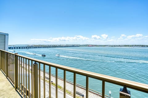 Condo, 3 Bedrooms | Property grounds