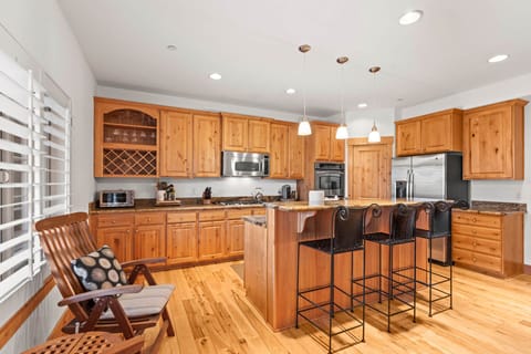 Bear Hollow Village 5614