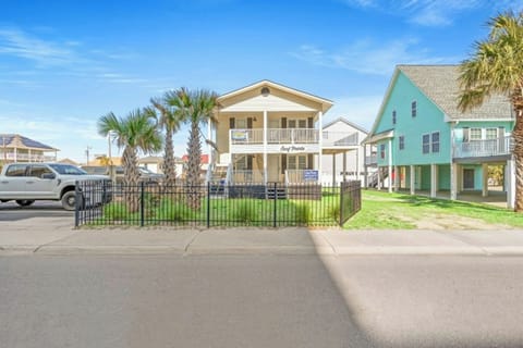 Welcome to Surf Point which is located just across the street from the beach.