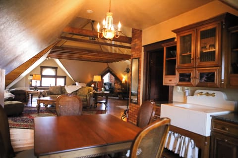 Room 1 | Private kitchenette | Shared fridge