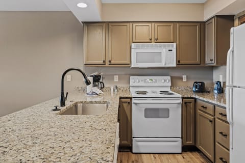 One Bedroom Unit - Full Kitchen