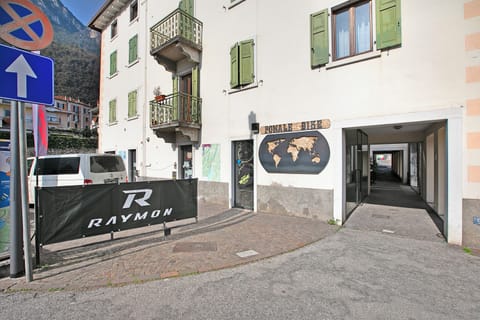 Family Apartment, 1 Bedroom, Balcony (Ardaro 1 - Riva del Garda Apartment) | Exterior detail