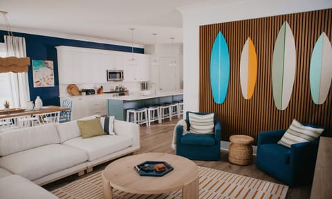 Let the good vibes flow. Our open floor layout keeps everyone connected — from morning coffee in the kitchen to movie night in the living room. 