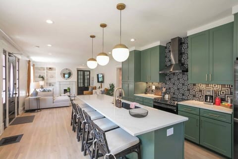 Newly Remodeled, Fully Stocked Kitchen w/Large island and breakfast nook