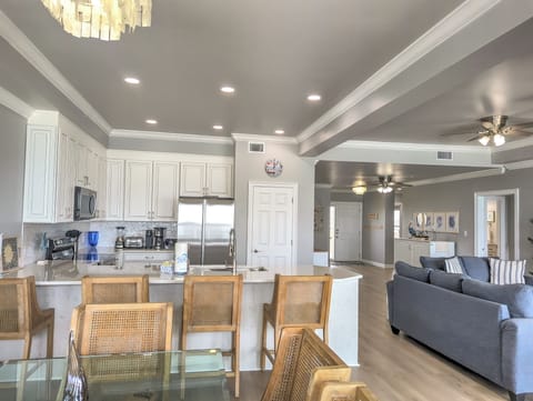 Emerald Towers West #6003 Dining Area