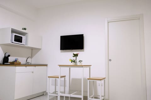 Comfort Quadruple Room | Desk, free WiFi, bed sheets