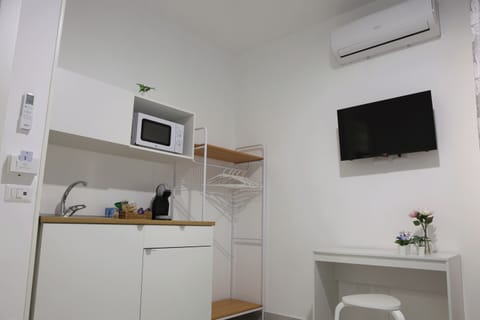 Comfort Double Room | Desk, free WiFi, bed sheets