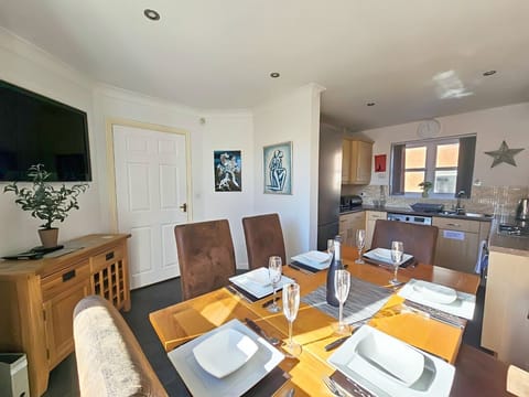 Diner kitchen view 2