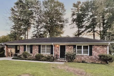 Front view of house - nice front yard and spacious backyard! Easy access to ATL!