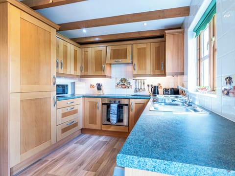 Kitchen | Excellence - Gables Getaways, Beaworthy