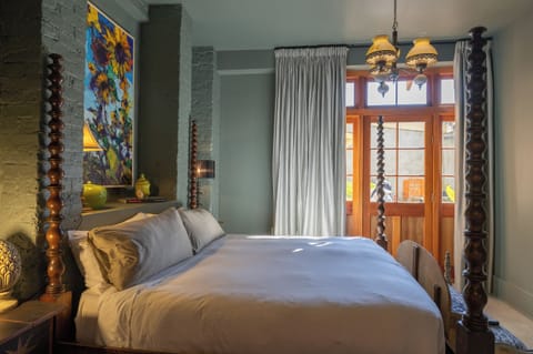 Family Suite, Multiple Beds, Kitchen, Courtyard Area | Desk, laptop workspace, free WiFi