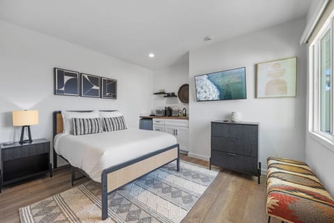 Experience the convenience of a Smart TV to access all your favorite streaming applications