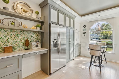 Kitchen/Breakfast Nook