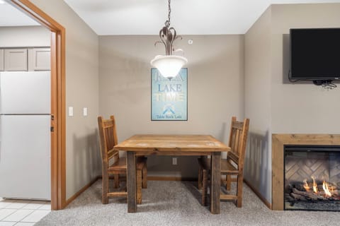 King Suite Dining Table