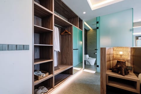 Suite | Premium bedding, minibar, in-room safe, desk