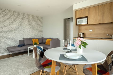 Apartment, 1 Bedroom, Balcony, Garden View | Living room