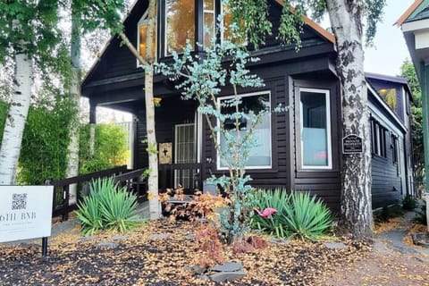 Welcome to 6th Ave!!