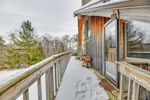 Cabin Exterior | Deck