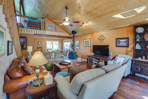 Red River Vacation Rental | 4BR | 2.5BA | 2,950 Sq Ft | 3 Steps Required