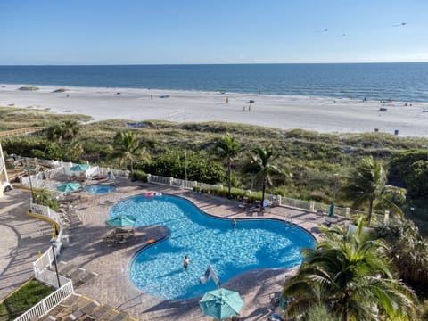 2/2 condo, Indian Rocks Beach - 2 heated pools - Sunset Vistas