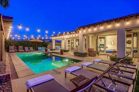 House | 6 bedrooms, high-speed internet