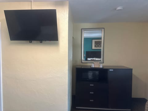 Desk, laptop workspace, free WiFi