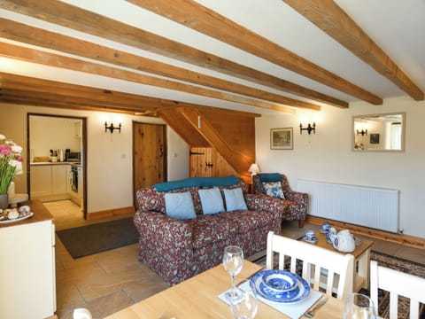 Living room/dining room | Aberserw Cottage, Dolgellau and Coed y Brenin Forest Park