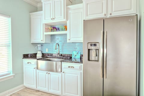 2nd Kitchen Area - 2nd fridge