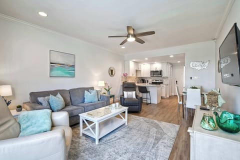 Escape to La Costa Gem! 