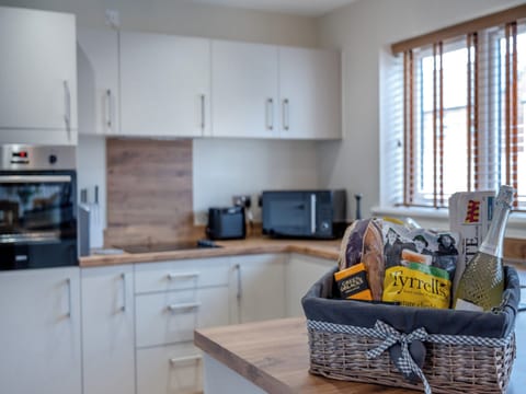 Kitchen/diner | Sea Glass, Amble, near Warkworth