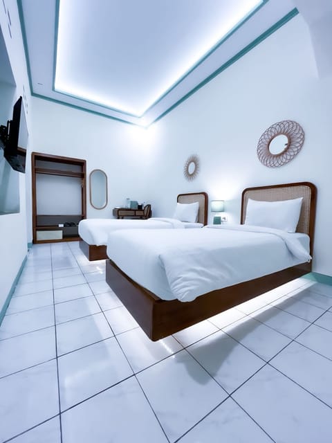 Superior Twin Room | Desk, free WiFi