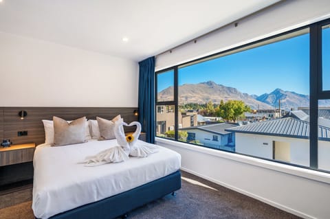 Luxury Studio Suite, 1 Queen Bed, Lake View | Premium bedding, memory foam beds, blackout drapes, soundproofing