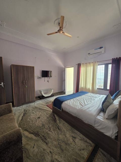 Family Suite, Balcony, Mountain View | Laptop workspace