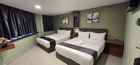 Family Room | Iron/ironing board, WiFi (free), bed sheets