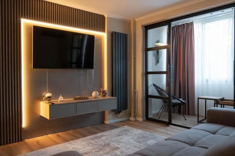 Apartment, 1 Bedroom, Accessible, Garden View | Living room