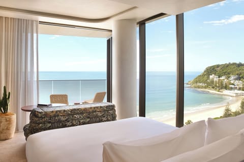 Studio, 1 King Bed (Ocean XL) | Premium bedding, down comforters, pillowtop beds, minibar