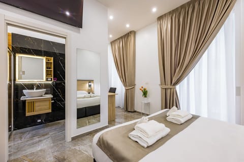 Comfort Triple Room | Desk, laptop workspace, free WiFi