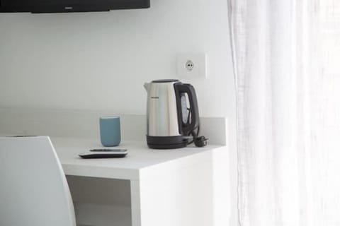 Deluxe Apartment, 1 Queen Bed with Sofa bed | In-room safe, desk, laptop workspace, free WiFi