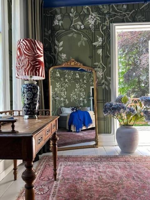 Family Suite, Balcony, Garden View | Interior