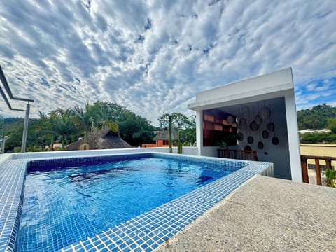 2 outdoor pools